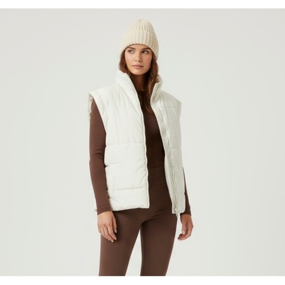 Oversized Ivory Puffer Vest Quilted Padded Zip Up Collar Warm Winter Small